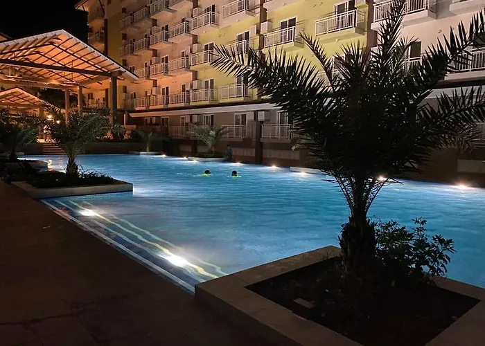 Amani 606b Near Airport, Mall, Free Pool, Gym, Netflix, 200 Mbps Wi-fi Appartamento *